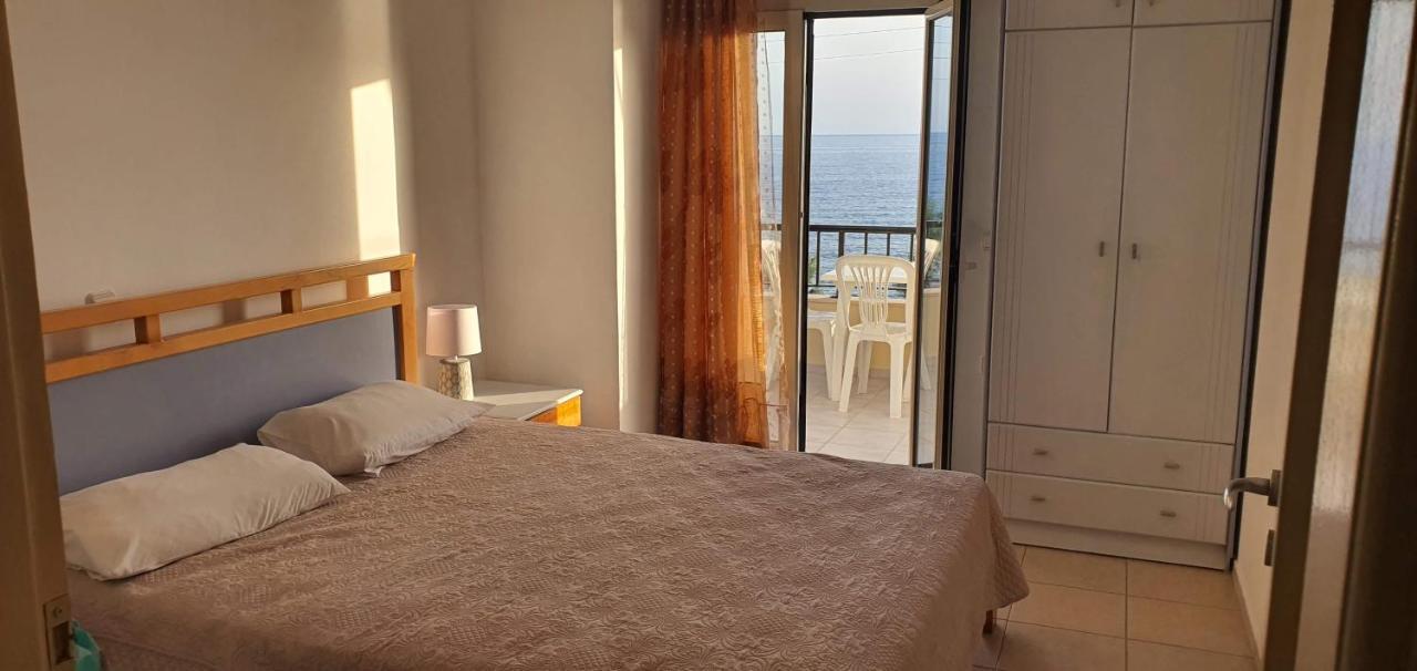 Eirini Apts On The Beach Psari Forada エクステリア 写真