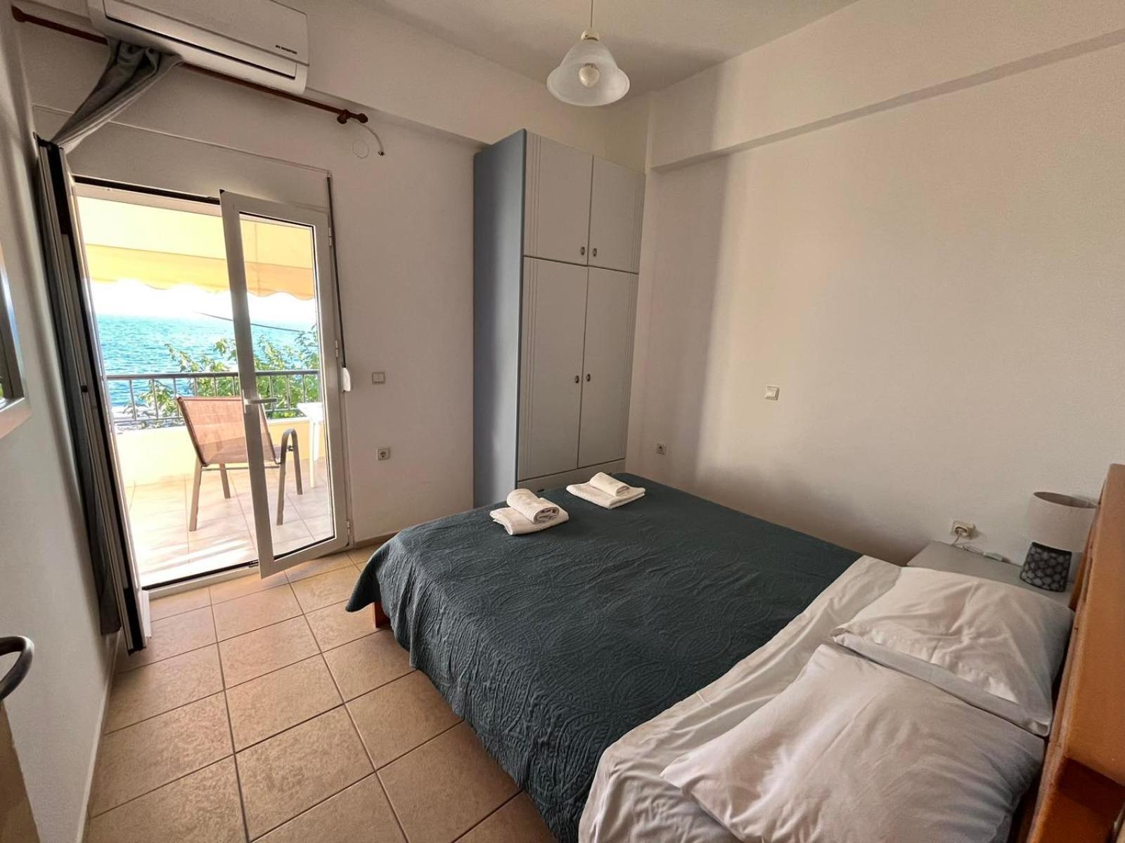 Eirini Apts On The Beach Psari Forada エクステリア 写真
